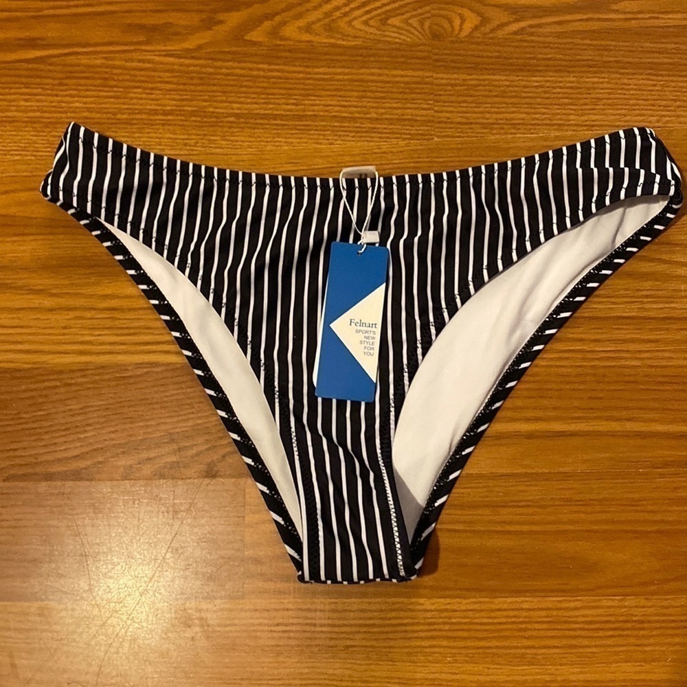 Felnart Bikini Bottom size medium (CA)